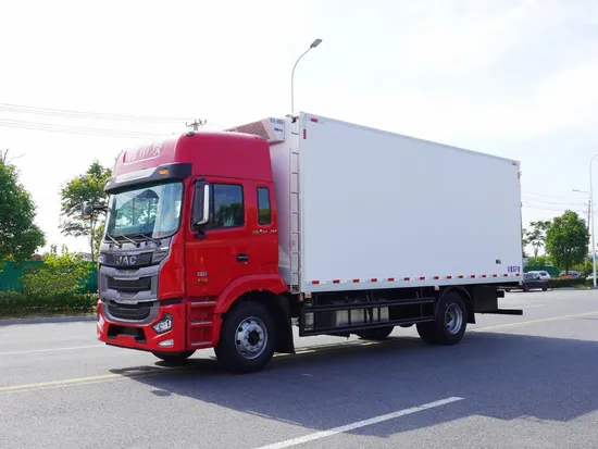 효율적인 신선화물 운송을 위한 JAC 4X2 냉장 트럭